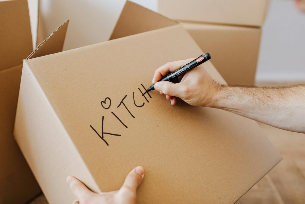 Mistakes to Avoid When Packing a Kitchen